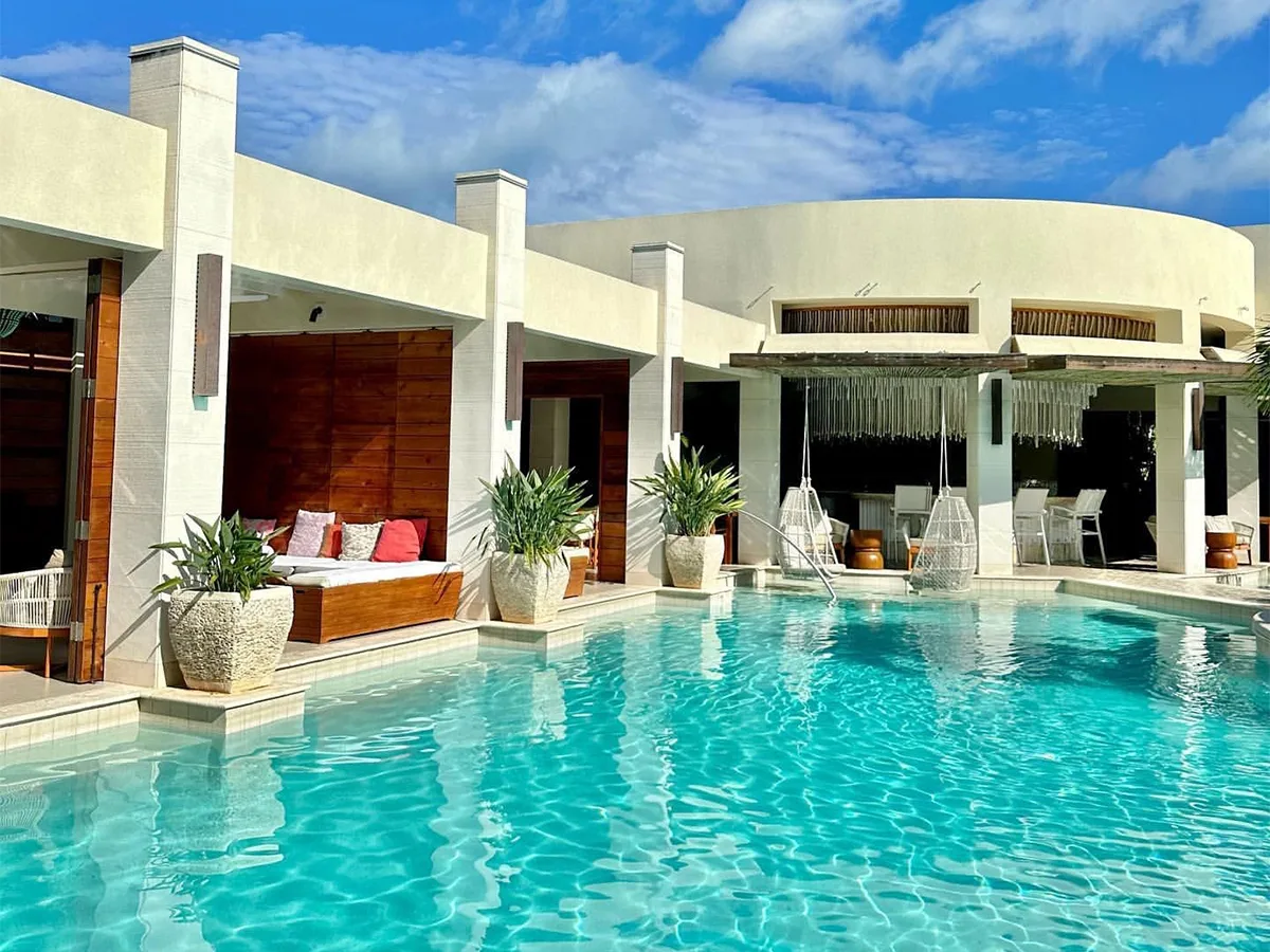 Turks ve Caicos Beach Club Havuzu