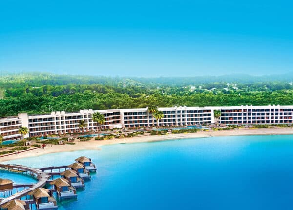 beach resorts in jamaica with 1000 rooms