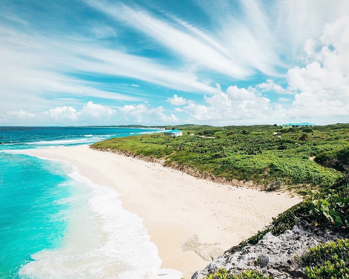 beach with dragon cay villa in mountain top