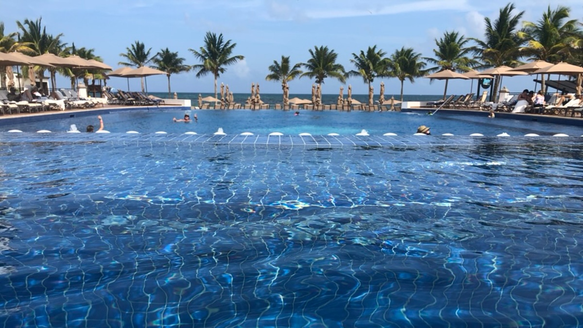 cancun nonstop pool at hotel