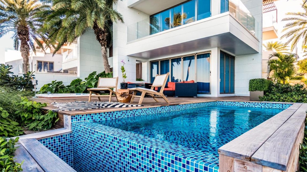 caribbean island plunge pool